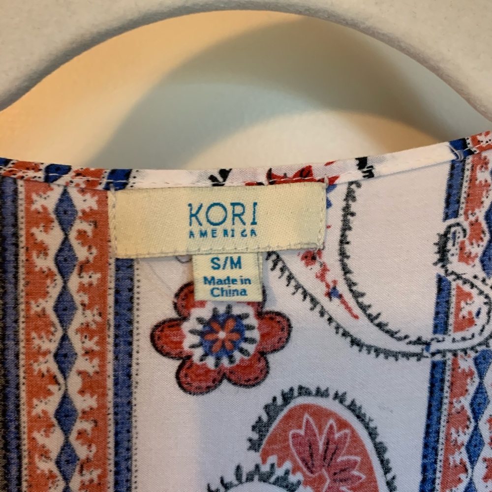 Beautiful patterned Kimono - Picture 3 of 3